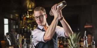 SE REQUIERE BARTENDER PARA IMPORTANTE EMPRESA