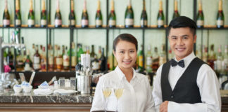 SE REQUIERE MOZO DE SALÓN PARA RESTAURANTE
