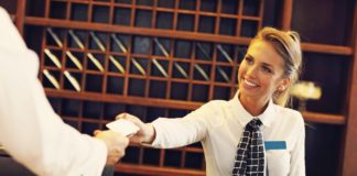 SE SOLICITA RECEPCIONISTA PARA EMPRESA HOTELERA (FULL TIME)