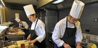 SE SOLICITA COCINERO PARA SERVICIO GASTRONÓMICO (SIN LIMITE DE EDAD)