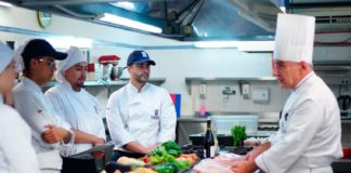 SE SOLICITA COCINERO/A PARA JORNADA COMPLETA (SUPERVISIÓN Y PREPARACIÓN DE PLATILLOS)