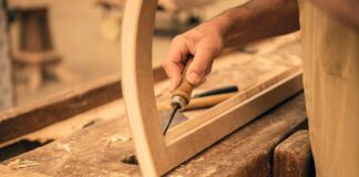 SE REQUIERE CONTRATAR EBANISTA PARA REALIZAR TRABAJOS EN MADERA