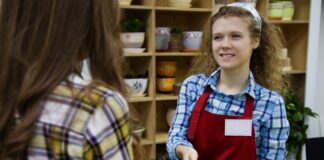 SE BUSCA PROMOTOR DE VENTAS PARA ATENCIÓN AL CLIENTE, JORNADA DE TIEMPO COMPLETO, SIN LIMITE DE EDAD