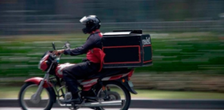 SE NECESITA MOTORISTA PARA REPARTIR VOLANTES
