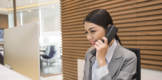 BUSCAMOS RECEPCIONISTA PARA BRINDAR ATENCIÓN TELEFÓNICA