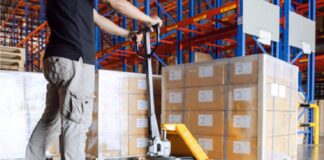 BUSCAMOS AUXILIAR DE BODEGA, REALIZAR CHEQUEO DE MATERIAL