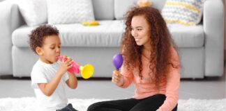 SE REQUIERE CONTRATAR NIÑERA PARA HORARIO FULL TIME, PERSONA AMOROSA Y TOLERANTE CON LOS NIÑOS