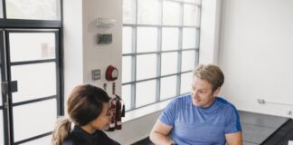 REQUERIMOS RECEPCIONISTA DE GIMNASIO PARA DAR LA BIENVENIDA Y RECIBIR A LOS CLIENTES