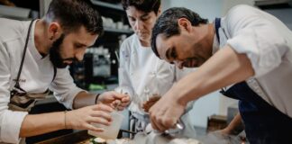 ESTAMOS EN LA BUSQUEDA DE COCINEROS CON CARNET DE ALIMENTOS