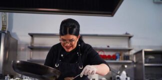 SE REQUIERE AYUDANTE DE COCINA PARA PREPARACIÓN DE DISTINTOS PLATOS, DISPONIBILIDAD INMEDIATA