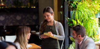 SE REQUIERE AYUDANTE DE CAMARERO PARA ATENCIÓN AL CLIENTE (HOMBRE Y/O MUJER)