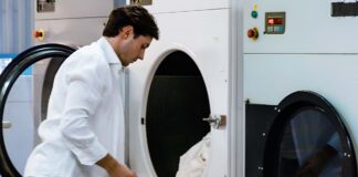 SE SOLICITA AYUDANTE DE LAVANDERÍA PARA CLASIFICACIÓN Y DOBLADO DE ROPA, TIEMPO COMPLETO Y MEDIO TIEMPO