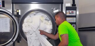 SE SOLICITA AYUDANTE DE LAVANDERÍA PARA CLASIFICACIÓN Y DOBLADO DE ROPA, JORNADA DE MEDIO TIEMPO