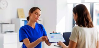 SE SOLICITA RECEPCIONISTA RESPONSABLE PARA ATENCIÓN AL CLIENTE DE LUNES A VIERNES