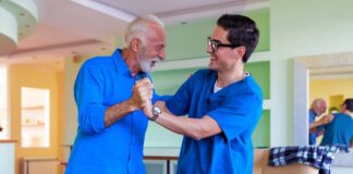 SE REQUIERE CUIDADOR DE ADULTO MAYOR CON O SIN EXPERIENCIA PARA APOYO EN TAREAS BÁSICAS