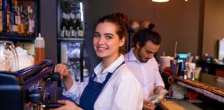 SE SOLICITA DEPENDIENTE DE CAFETERÍA PARA PREPARACIÓN DE BATIDOS Y SÁNDWICH (LUNES A SÁBADO)