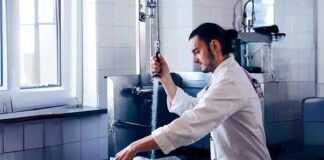 SE REQUIERE LAVAPLATOS PARA ASEO DE UTENSILIOS EN RESTAURANTE (MEDIO TIEMPO)