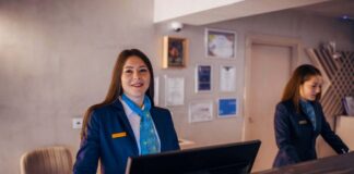 SE SOLICITA RECEPCIONISTA HOMBRE Y/O MUJER PARA ATENCIÓN AL CLIENTE, DISPONIBILIDAD INMEDIATA
