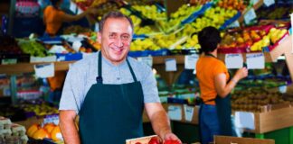 SE REQUIERE REPONEDOR Y EMPAQUETADOR DE FRUTAS CON O SIN EXPERIENCIA PARA TIENDA (HOMBRE Y/O MUJER)