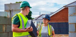 SE REQUIERE AYUDANTES Y OPERARIOS DE CONSTRUCCIÓN PARA CARGA Y DESCARGA