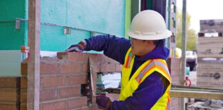 SE SOLICITA AYUDANTE DE ALBAÑIL PARA PREPARACIÓN DE MEZCLAS Y TRASLADO DE MATERIALES