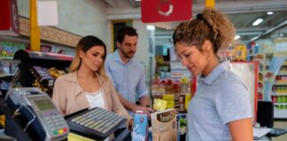 SE SOLICITA CAJERO CON DISPONIBILIDAD DE TRABAJAR LOS FINES DE SEMANA (MEDIO TIEMPO)