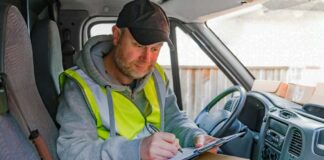 SE SOLICITA CONDUCTOR PARA TRASLADO Y DESCARGA DE MERCADERÍA, DISPONIBILIDAD INMEDIATA