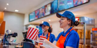 SE REQUIERE PERSONAL PARA CINE, BRINDAR ATENCIÓN AL CLIENTE Y REALIZAR LA VENTA DE DULCES (TURNOS ROTATIVOS)