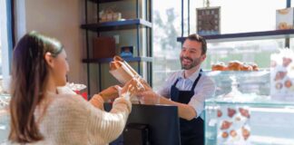 SE SOLICITA AYUDANTE DE PANADERÍA PARA ATENCIÓN AL CLIENTE Y CONTROL DE PRODUCTOS, NO SE REQUIERE EXPERIENCIA