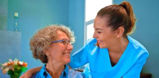 SE SOLICITA CUIDADORA DE ADULTO MAYOR PARA APOYO EN ACTIVIDADES DIARIAS 3 DÍAS POR SEMANA