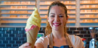 SE SOLICITA DEPENDIENTE PARA HELADERÍA Y CAFETERÍA (HOMBRE Y/O MUJER), DISPONIBILIDAD INMEDIATA