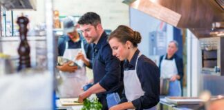SE SOLICITA AYUDANTE DE COCINA PARA PREPARACIÓN DE ENSALADAS, APERITIVOS, ENTRE OTROS