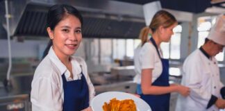 SE SOLICITA AYUDANTE DE COCINA CON O SIN EXPERIENCIA PARA RESTAURANTE (HOMBRE Y/O MUJER)