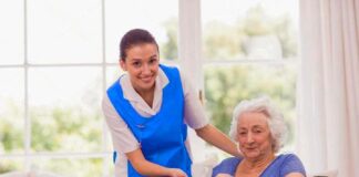 SE SOLICITA CUIDADORA DE ADULTO MAYOR PARA BRINDAR APOYO EN LABORES BÁSICAS, TIEMPO COMPLETO