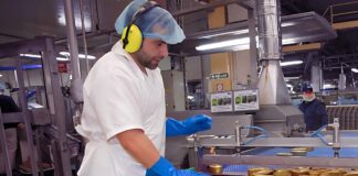 SE REQUIERE AYUDANTE DE EMPAQUE PARA ENVASADO DE PESCADO (LUNES A VIERNES)