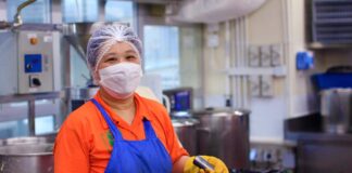 SE REQUIERE COCINERO DE MEDIO TIEMPO CON DISPONIBILIDAD LOS FINES DE SEMANA
