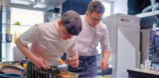 SE REQUIERE AYUDANTE DE COCINA PARA JORNADA DE MEDIO TIEMPO (CON O SIN EXPERIENCIA)