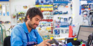 SE REQUIERE CAJERO CON DISPONIBILIDAD LOS FINES DE SEMANA