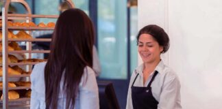 SE REQUIERE CAJERA PARA ATENCIÓN AL CLIENTE EN PANADERÍA