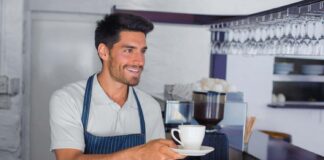 SE REQUIERE MOZO PARA ATENCIÓN AL CLIENTE EN JORNADA DE TIEMPO COMPLETO