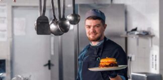 SE REQUIERE COCINERO PARA RESTAURANTE, TIEMPO COMPLETO Y MEDIO TIEMPO