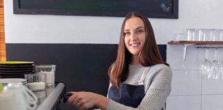 SE SOLICITA AYUDANTE DE CAFETERÍA PARA ATENCIÓN AL CLIENTE, NO SE REQUIERE EXPERIENCIA