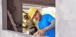 SE REQUIERE ALBAÑIL PARA REVESTIMIENTO DE PAREDES Y LABORES GENERALES DE CONSTRUCCIÓN