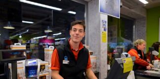 SE SOLICITA CAJERO CON MÍNIMA EXPERIENCIA PARA ATENCIÓN AL CLIENTE Y EMPAQUE DE PRODUCTOS