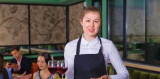 SE SOLICITA SALONERO/A PARA ATENCIÓN AL CLIENTE Y ORDEN DE LOCAL, TIEMPO COMPLETO