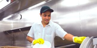 SE SOLICITA FRIEGAPLATOS PARA ASEO GENERAL DE UTENSILIOS EN COCINA, TIEMPO COMPLETO