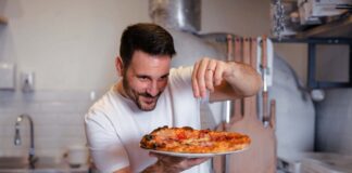SE REQUIERE AYUDANTE DE COCINA CON O SIN EXPERIENCIA PARA PIZZERÍA