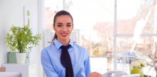 SE SOLICITA RECEPCIONISTA PARA ATENCIÓN AL CLIENTE 5 DÍAS POR SEMANA, JORNADA COMPLETA