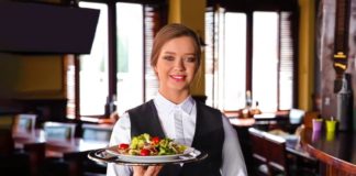 SE SOLICITA AYUDANTE DE CAMARERO PARA ATENCIÓN AL CLIENTE EN RESTAURANTE, JORNADA PARTIDA