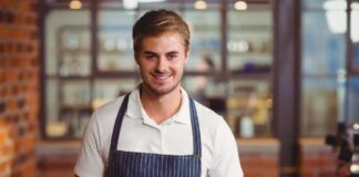 SE REQUIERE MOZO/A PARA ATENCIÓN AL CLIENTE Y LIMPIEZA DE LOCAL, HORARIO ROTATIVO